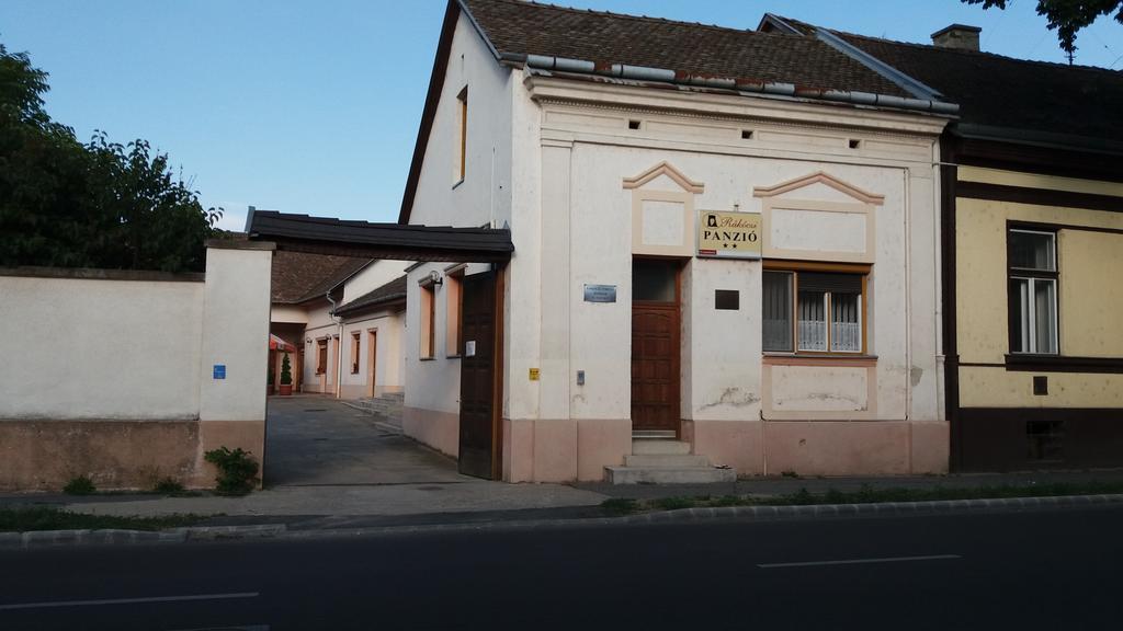 Rákóczi panzió Debrecen Esterno foto