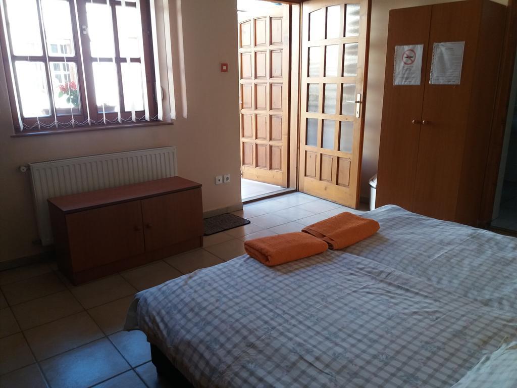 Rákóczi panzió Debrecen Esterno foto