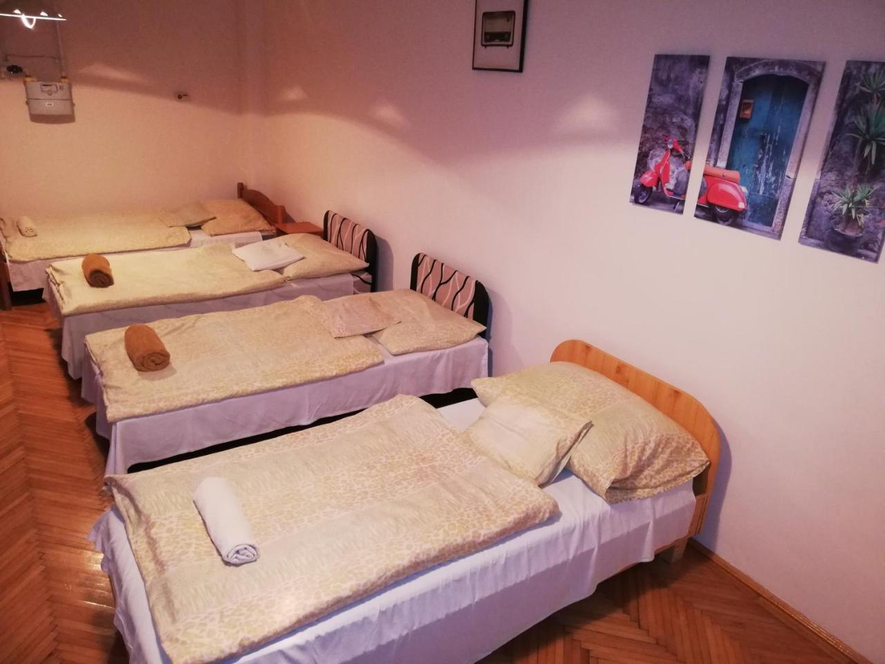 Rákóczi panzió Debrecen Esterno foto